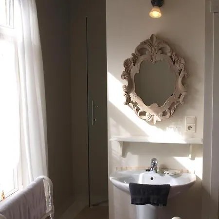 Couette-café Brughia D'hotes 3*